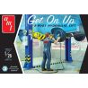 AMT Get On Up (2 Post Hydraliclift) - Garage Accessory Set - 1:25