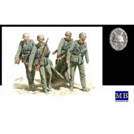 World War II era Series, Casualty Evacuation, German Infantry, Stalingrad, Summer 1942 1:35
