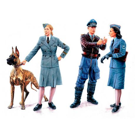 World War II era Series, Women at War: Germany, Luftwaffe Helferinnen 1:35